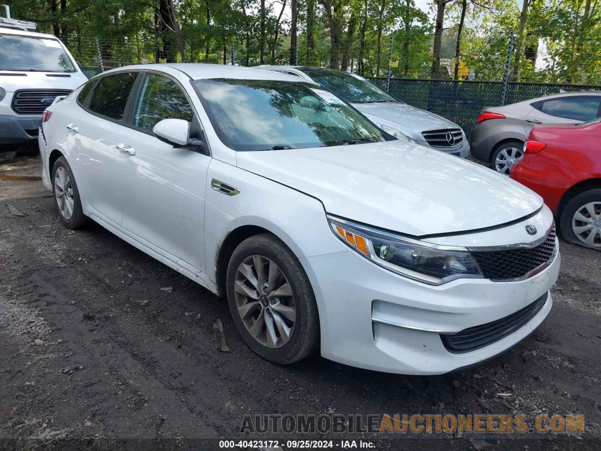 5XXGT4L37JG258602 KIA OPTIMA 2018