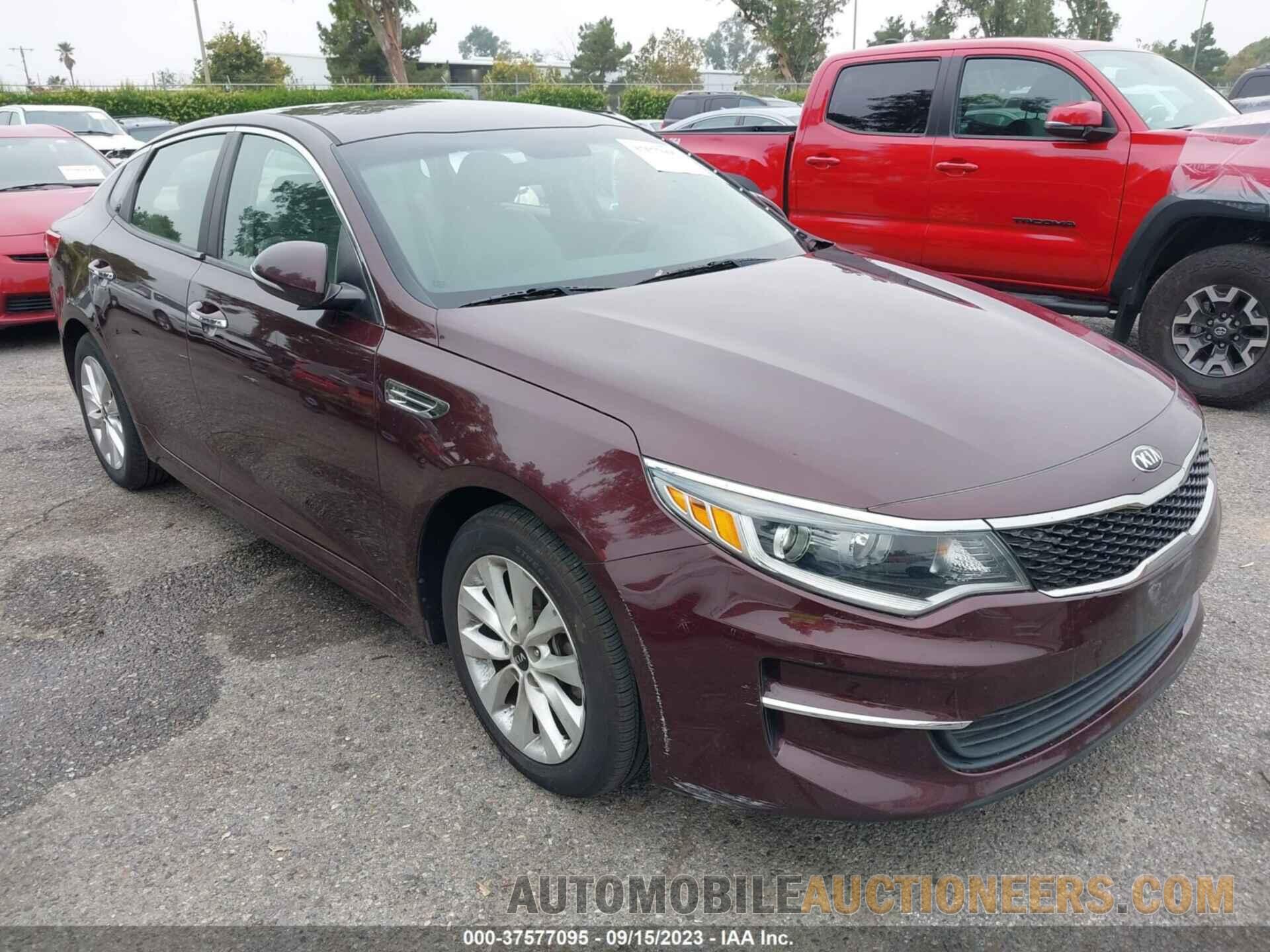 5XXGT4L37JG261130 KIA OPTIMA 2018