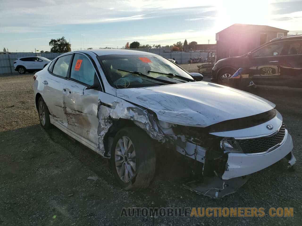 5XXGT4L37JG265372 KIA OPTIMA 2018