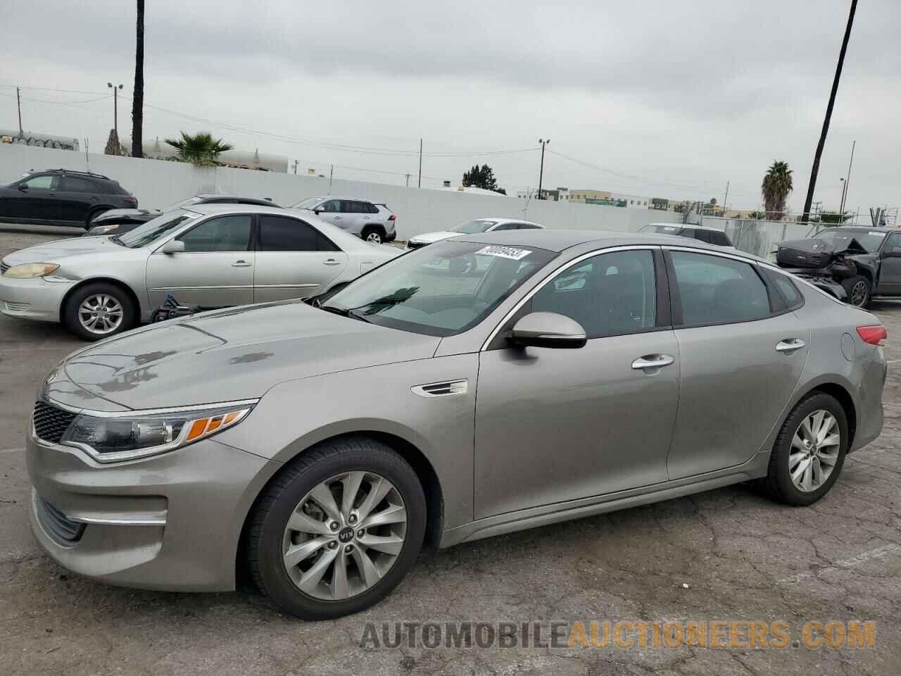 5XXGT4L37JG265775 KIA OPTIMA 2018