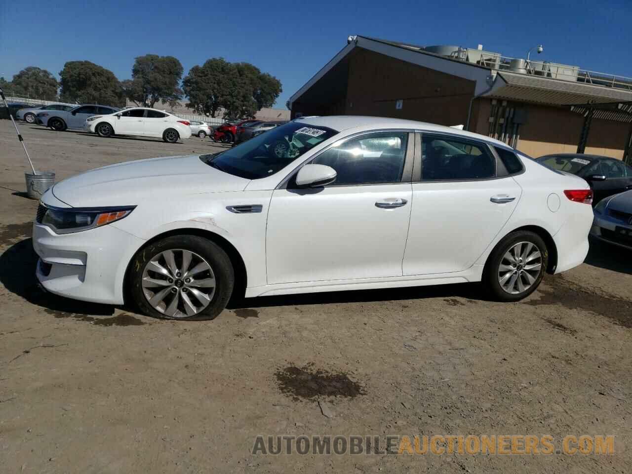 5XXGT4L37JG271253 KIA OPTIMA 2018