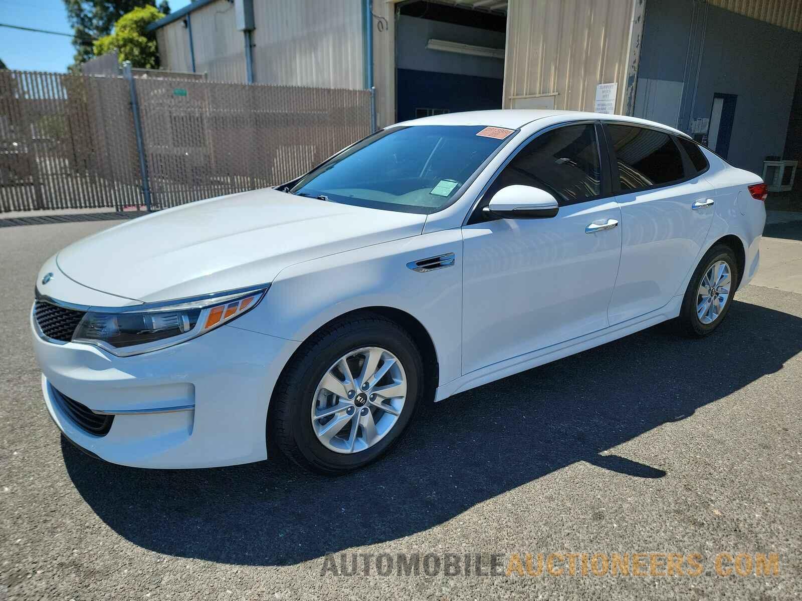 5XXGT4L38GG110774 Kia Optima 2016