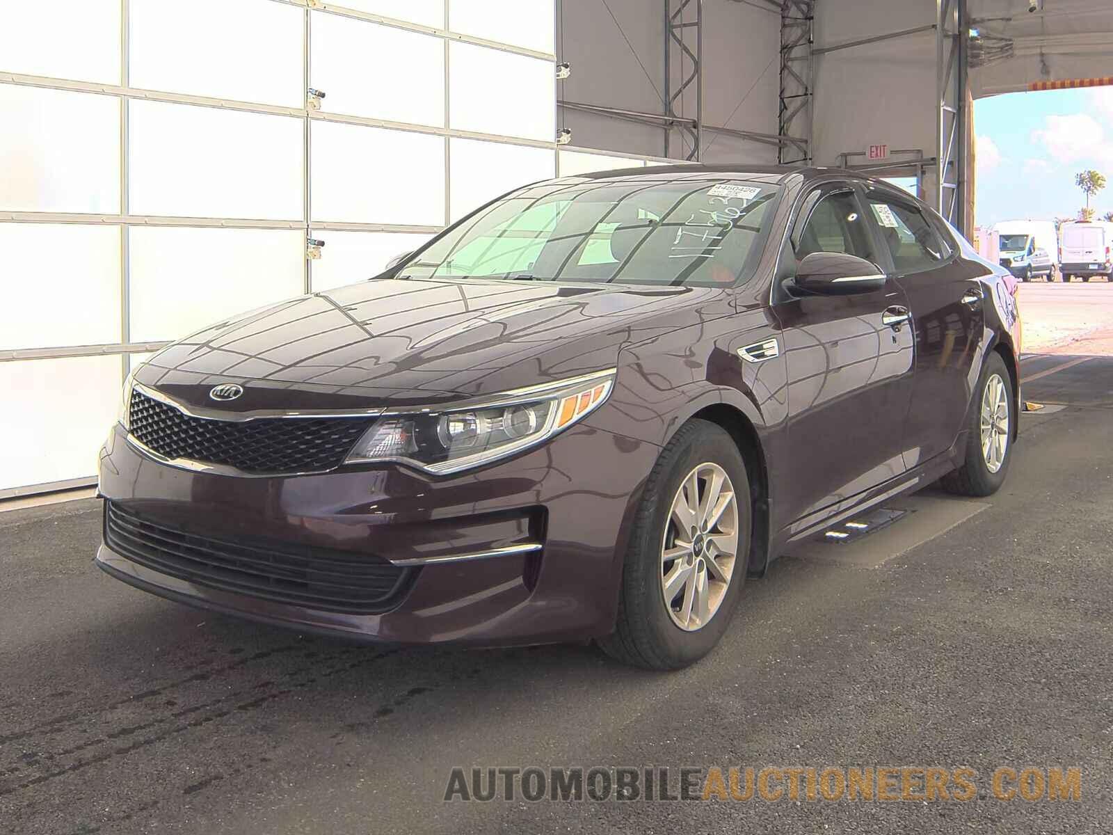 5XXGT4L38GG117563 Kia Optima 2016