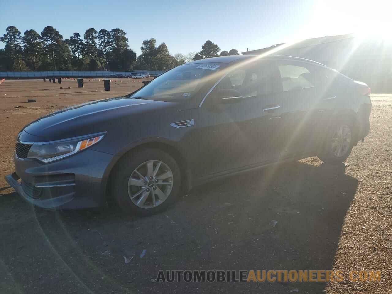 5XXGT4L38HG132615 KIA OPTIMA 2017