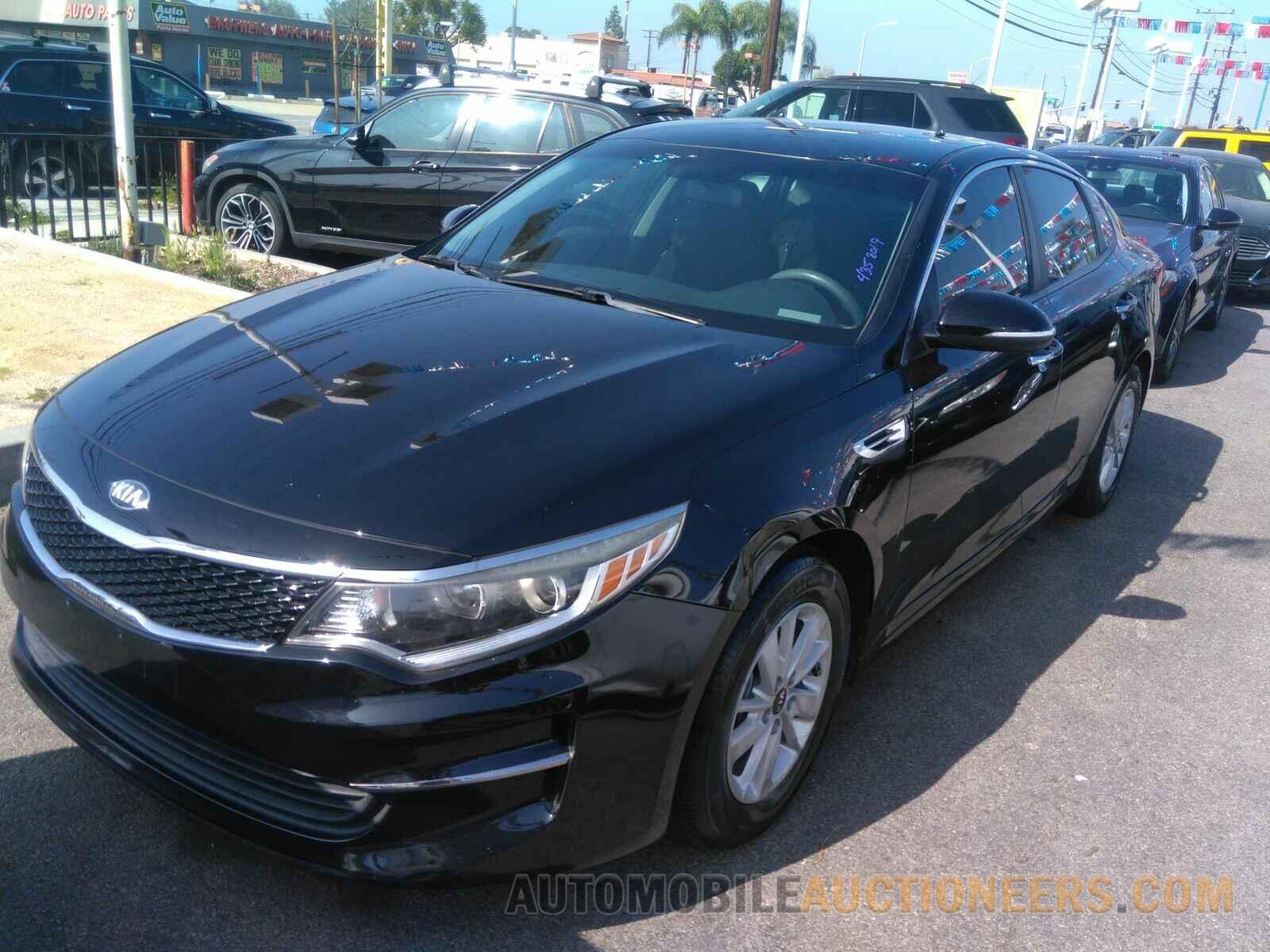 5XXGT4L38JG186521 Kia Optima 2018