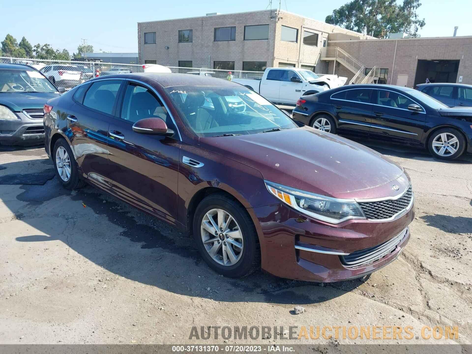 5XXGT4L38JG208999 KIA OPTIMA 2018