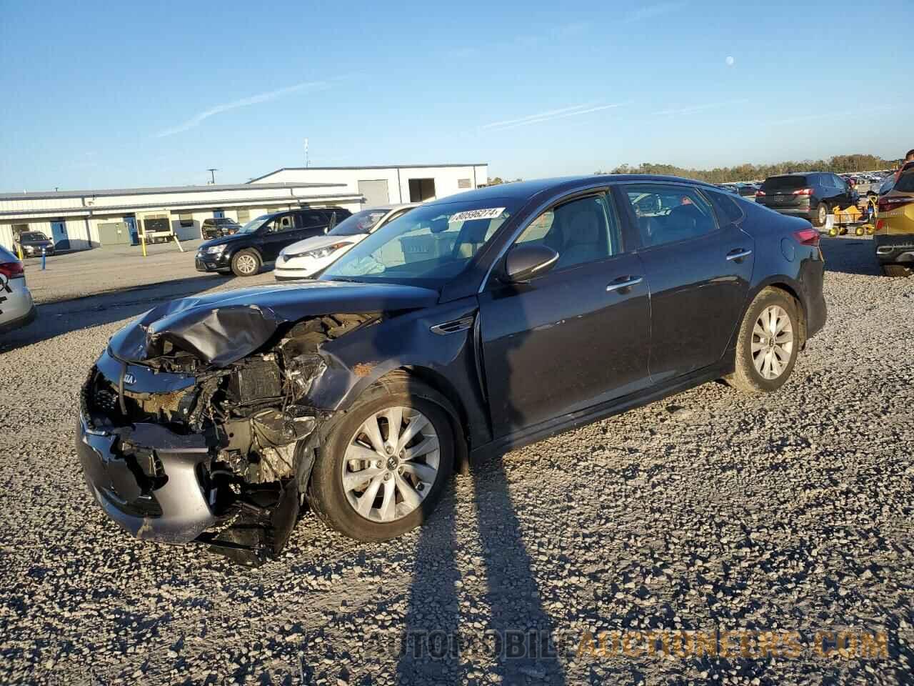 5XXGT4L38JG209053 KIA OPTIMA 2018