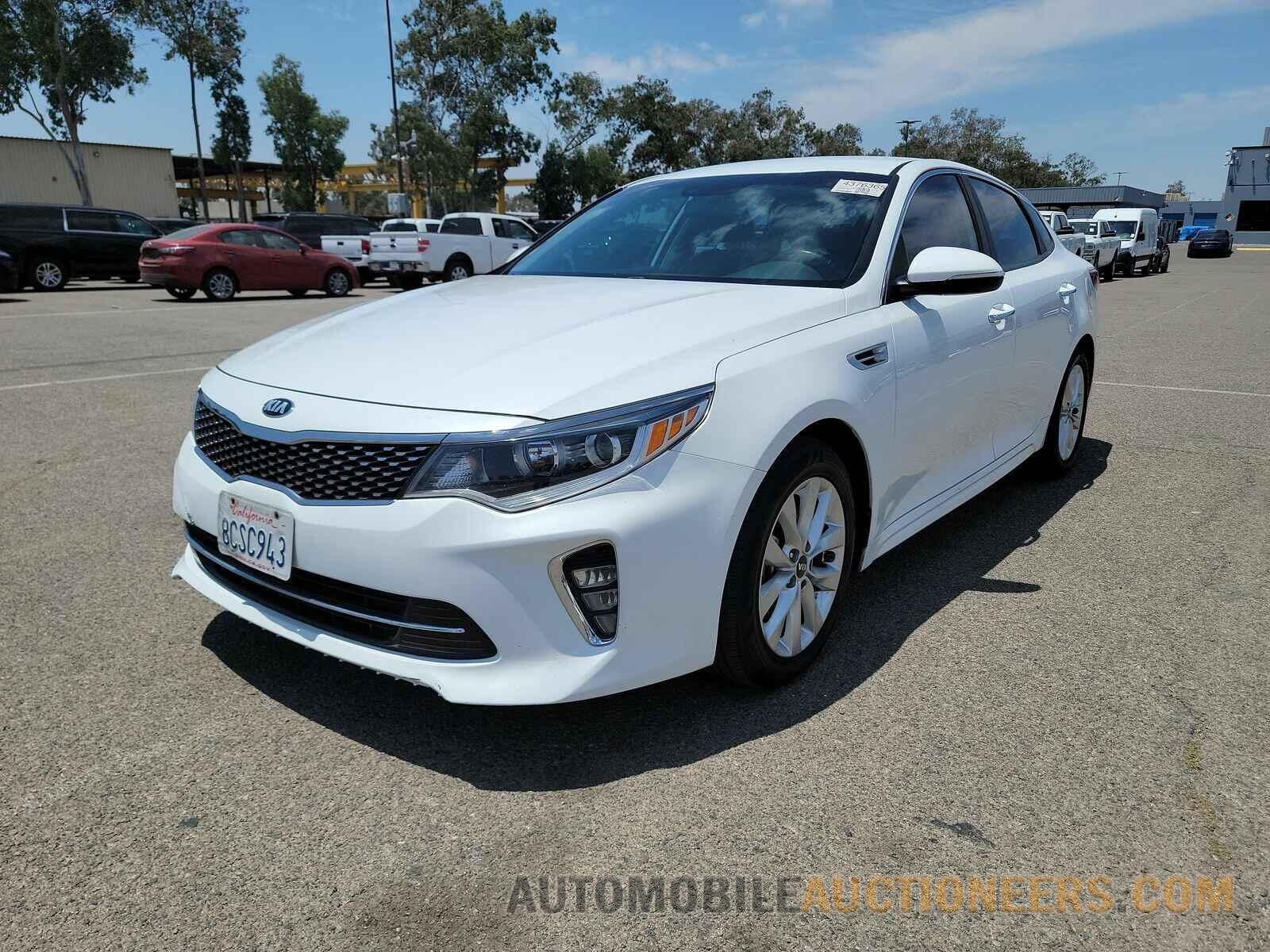 5XXGT4L38JG240769 Kia Optima 2018