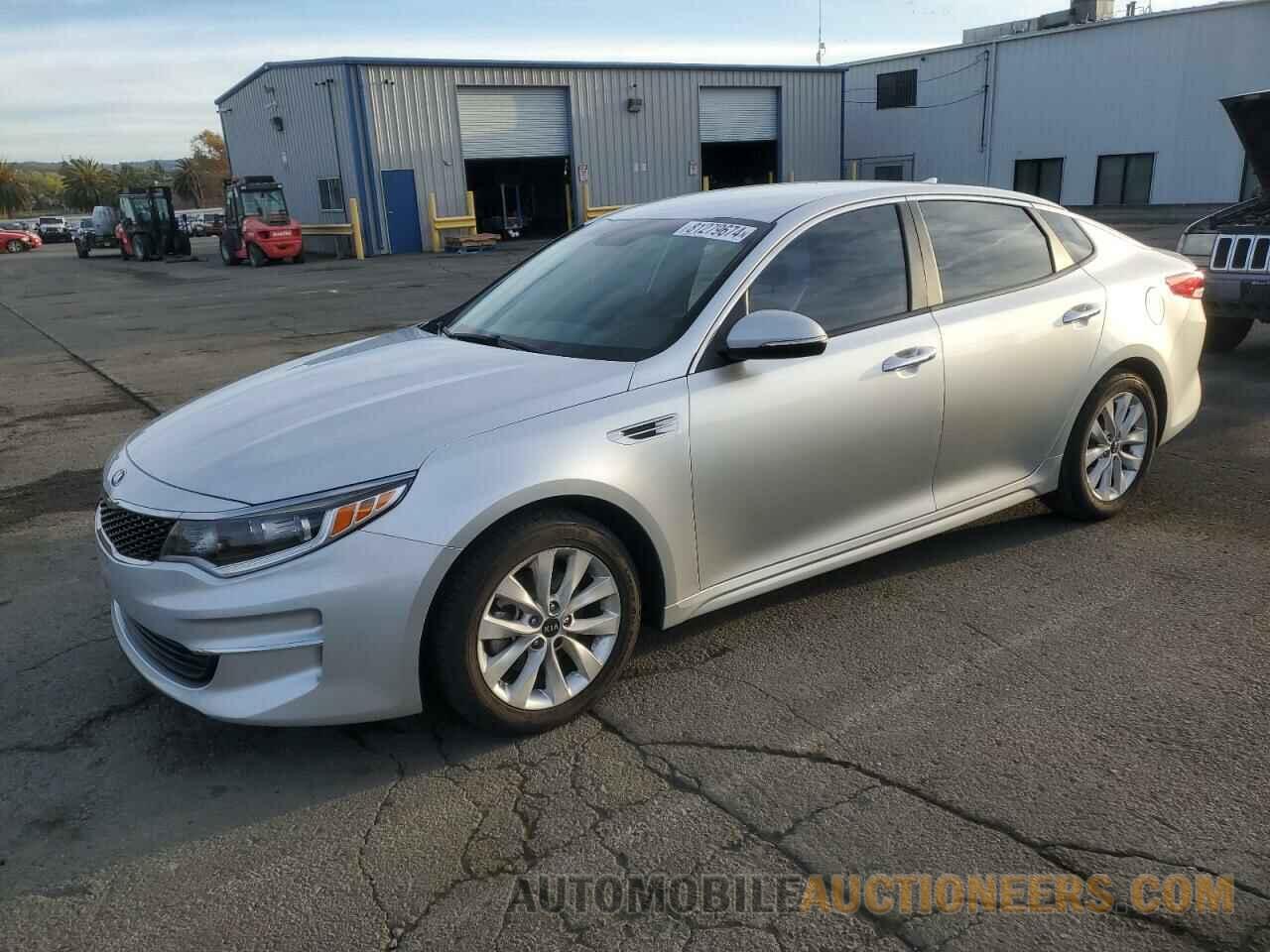 5XXGT4L38JG251349 KIA OPTIMA 2018