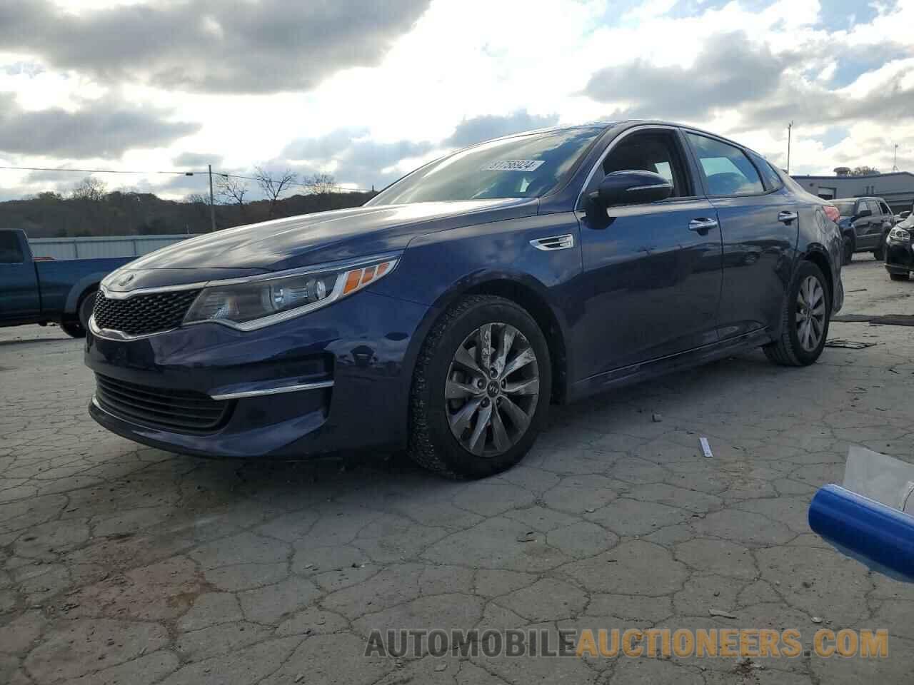 5XXGT4L38JG258785 KIA OPTIMA 2018