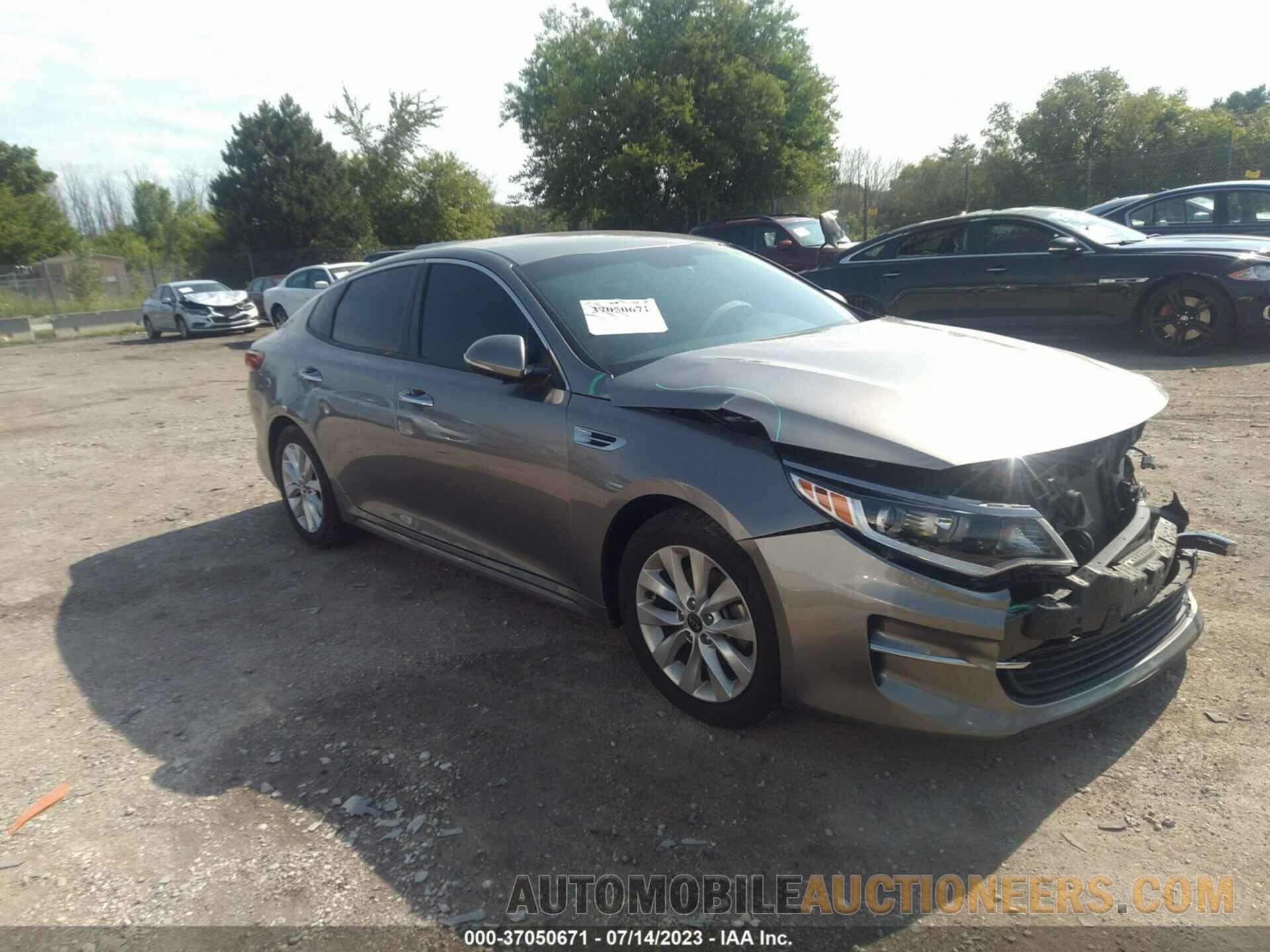 5XXGT4L38JG262206 KIA OPTIMA 2018