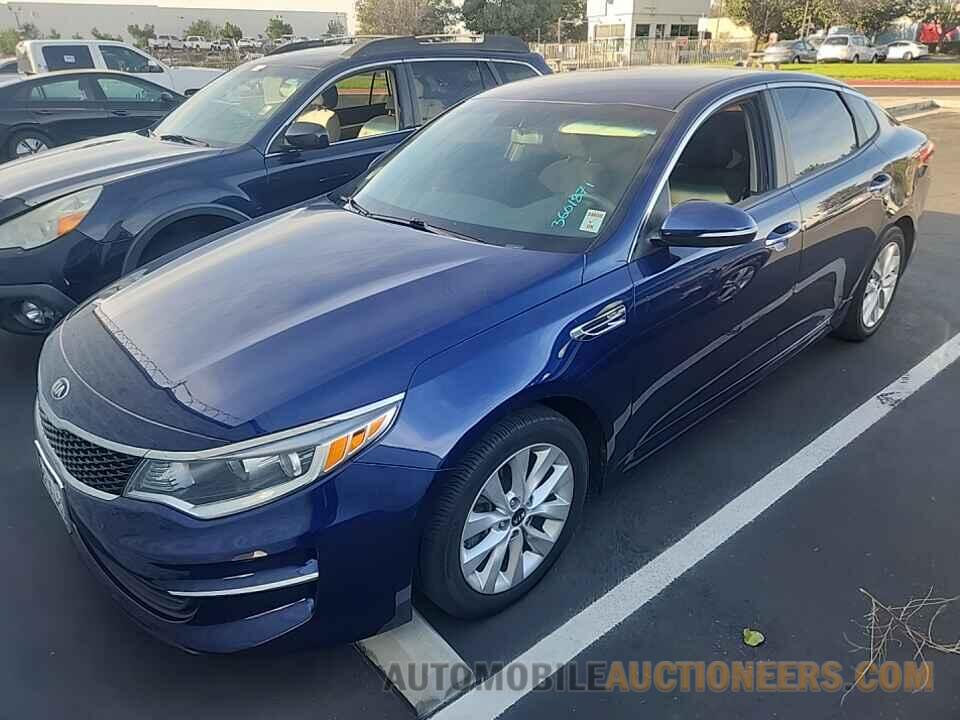 5XXGT4L38JG263677 Kia Optima 2018