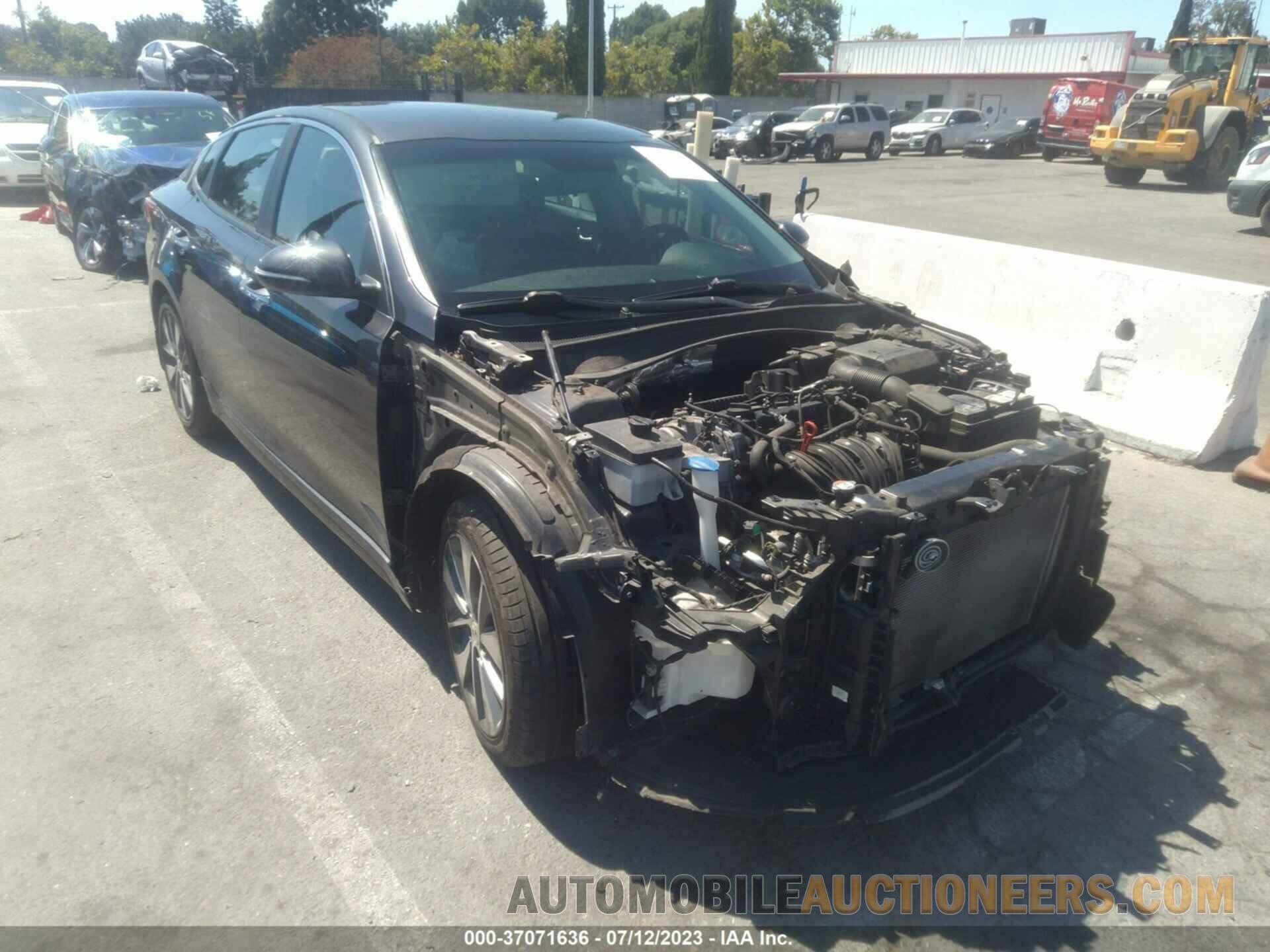 5XXGT4L39JG255698 KIA OPTIMA 2018