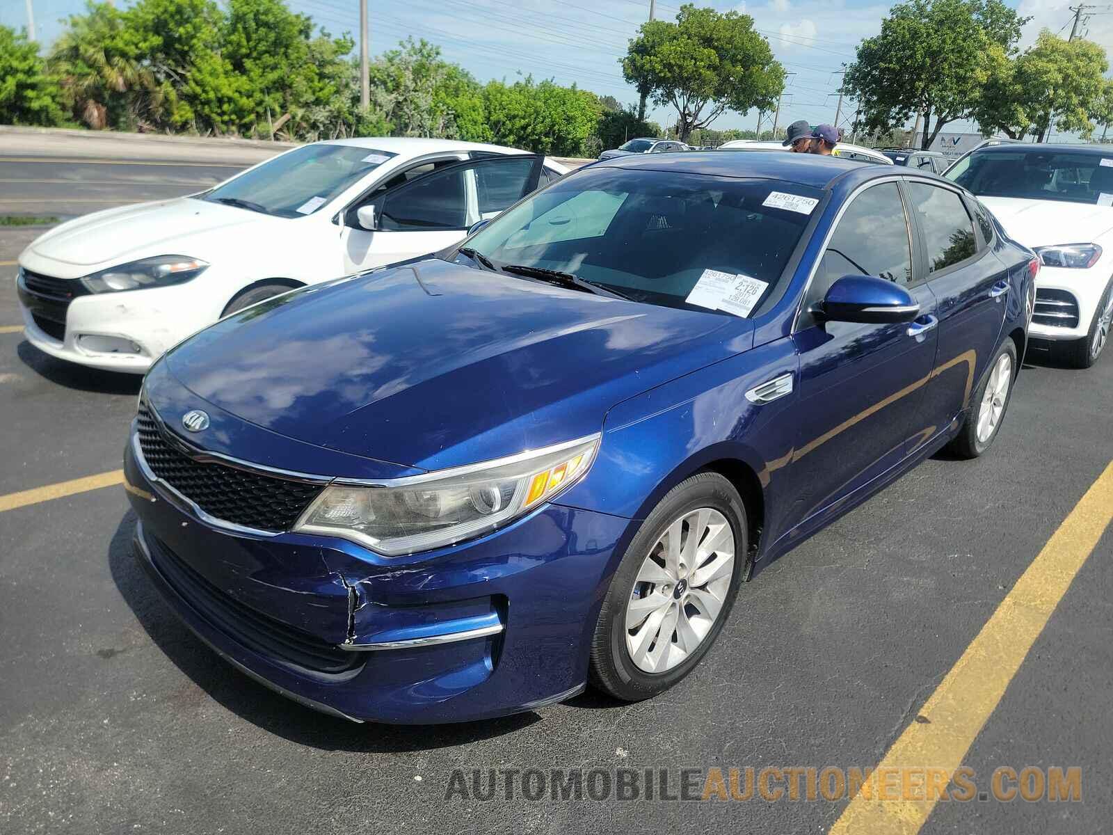 5XXGT4L3XHG125634 Kia Optima 2017