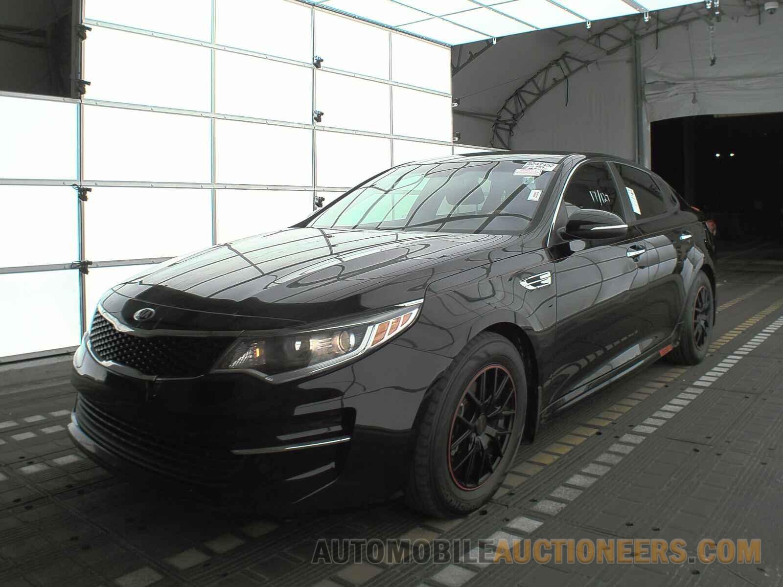 5XXGT4L3XHG143941 Kia Optima 2017