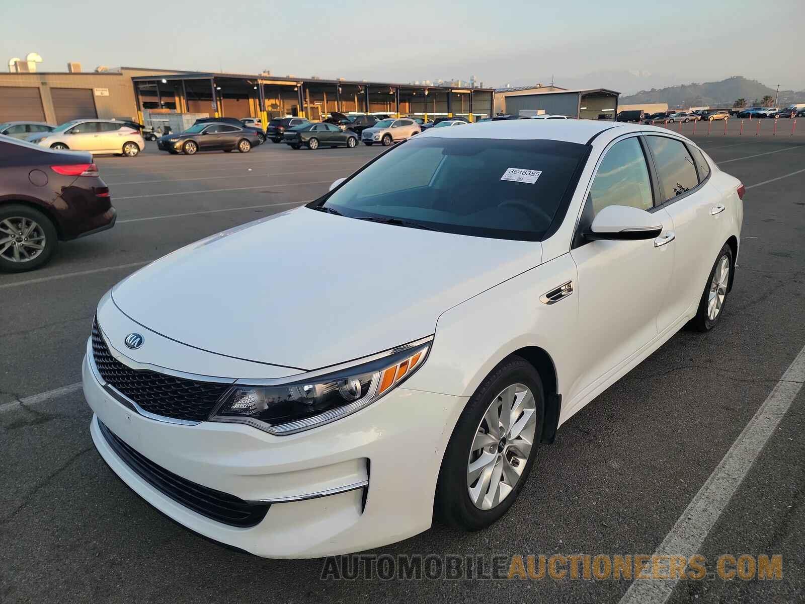 5XXGT4L3XJG263423 Kia Optima 2018