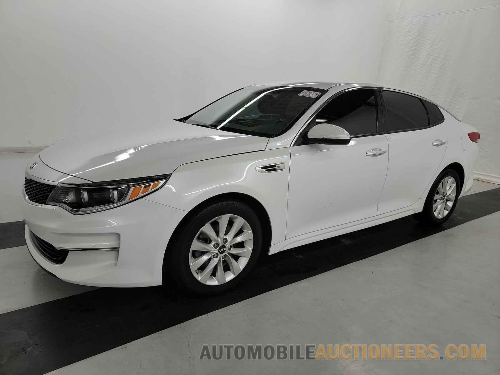 5XXGU4L30GG018216 Kia Optima 2016