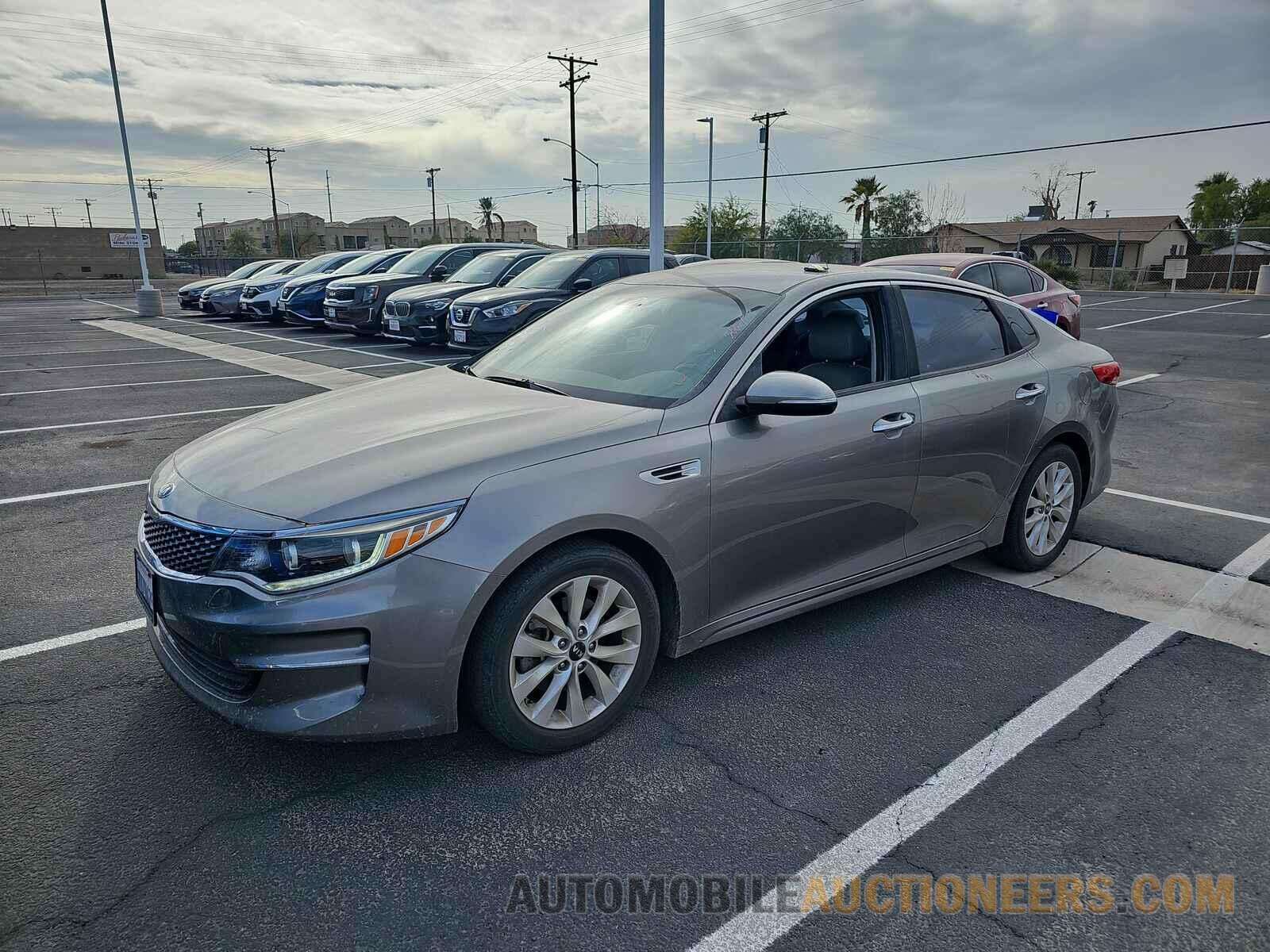 5XXGU4L30GG077492 Kia Optima 2016