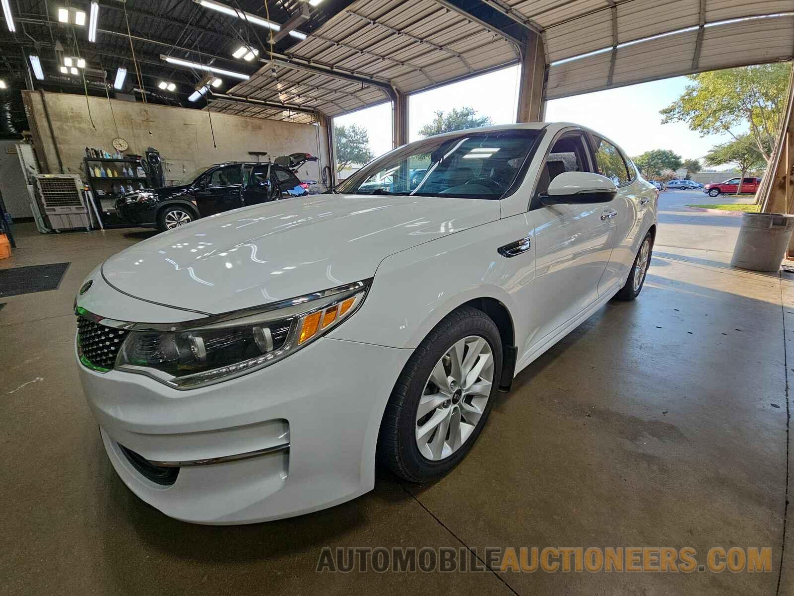 5XXGU4L30HG131696 Kia Optima 2017