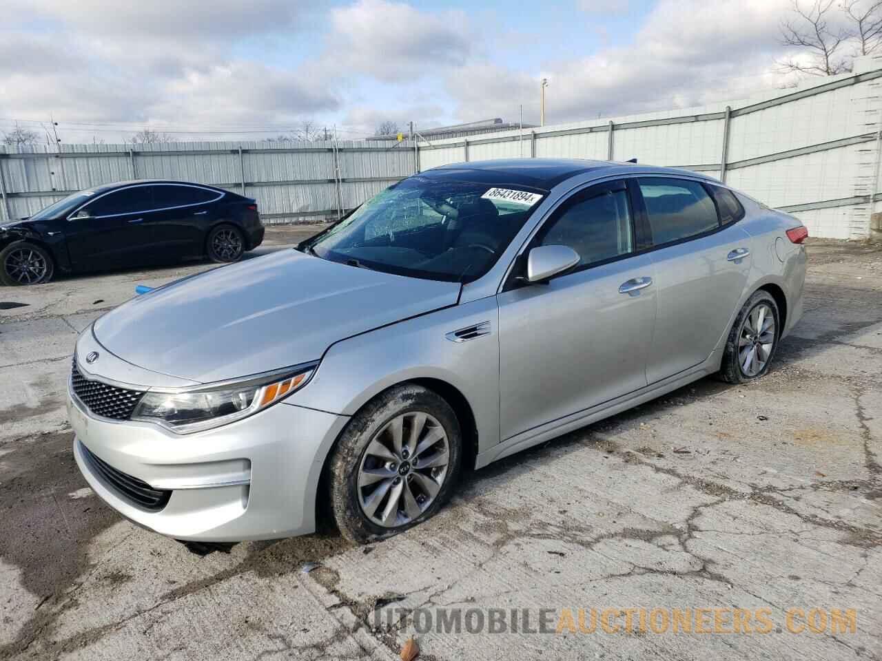 5XXGU4L30JG203423 KIA OPTIMA 2018