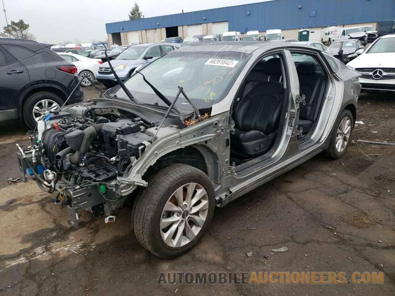 5XXGU4L30JG239032 KIA OPTIMA 2018