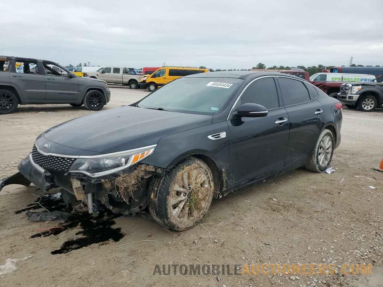 5XXGU4L30JG255800 KIA OPTIMA 2018