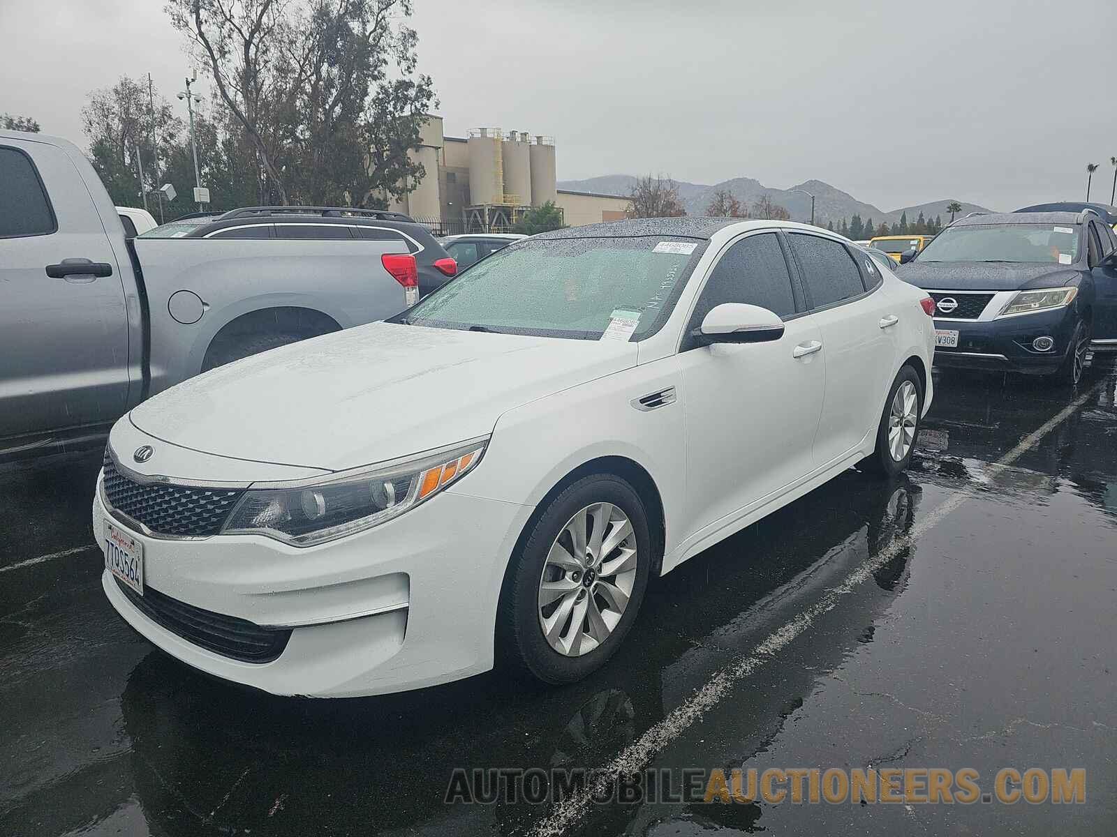 5XXGU4L32GG013180 Kia Optima 2016