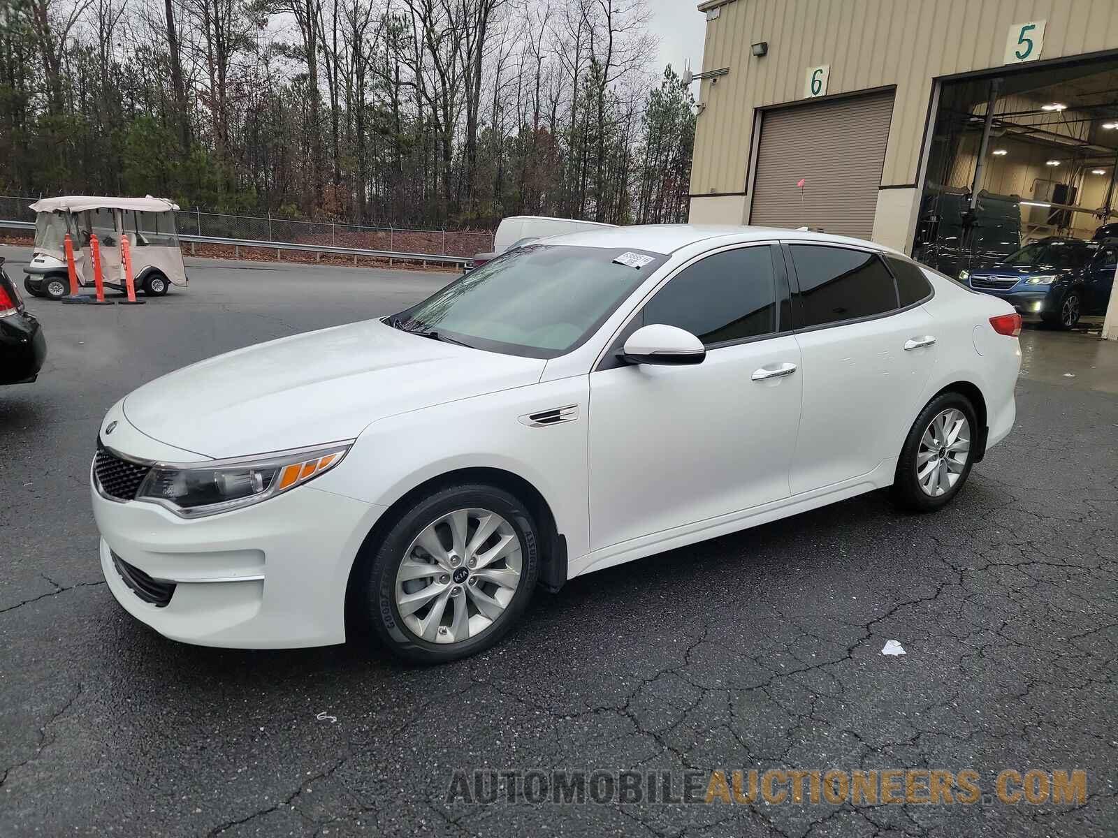 5XXGU4L32JG222202 Kia Optima 2018