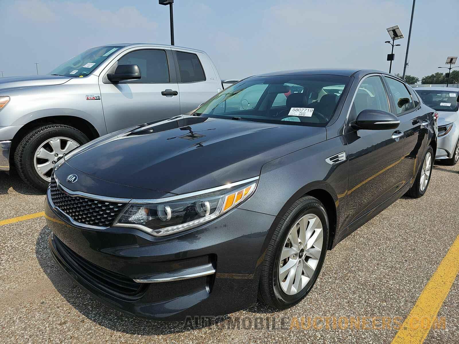 5XXGU4L33HG153563 Kia Optima 2017