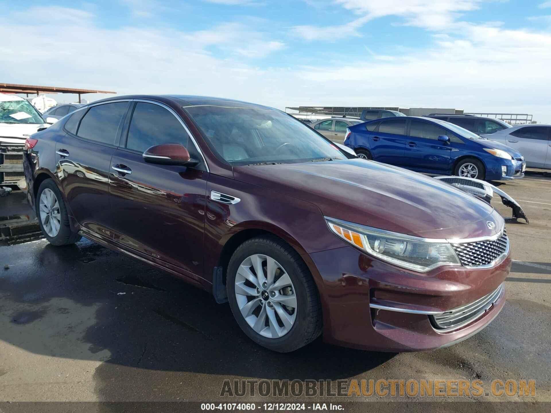 5XXGU4L33JG218322 KIA OPTIMA 2018