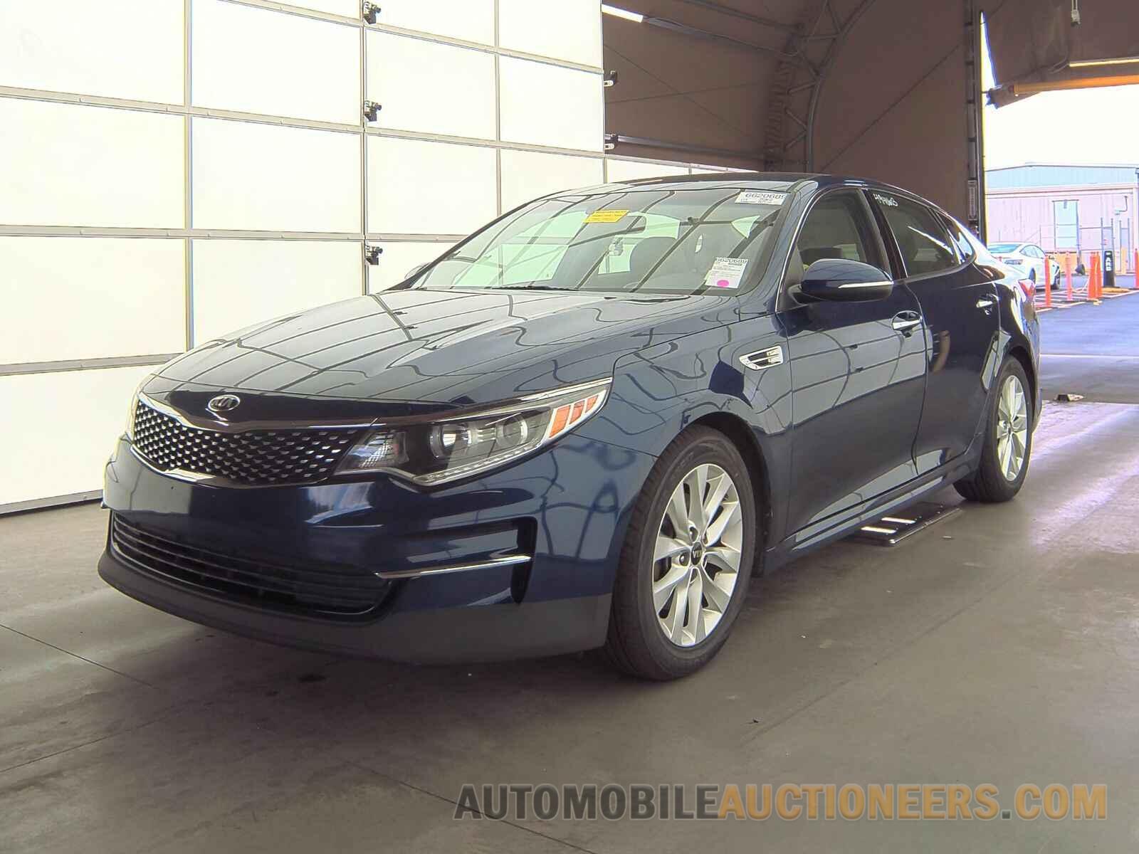 5XXGU4L33JG221205 Kia Optima 2018