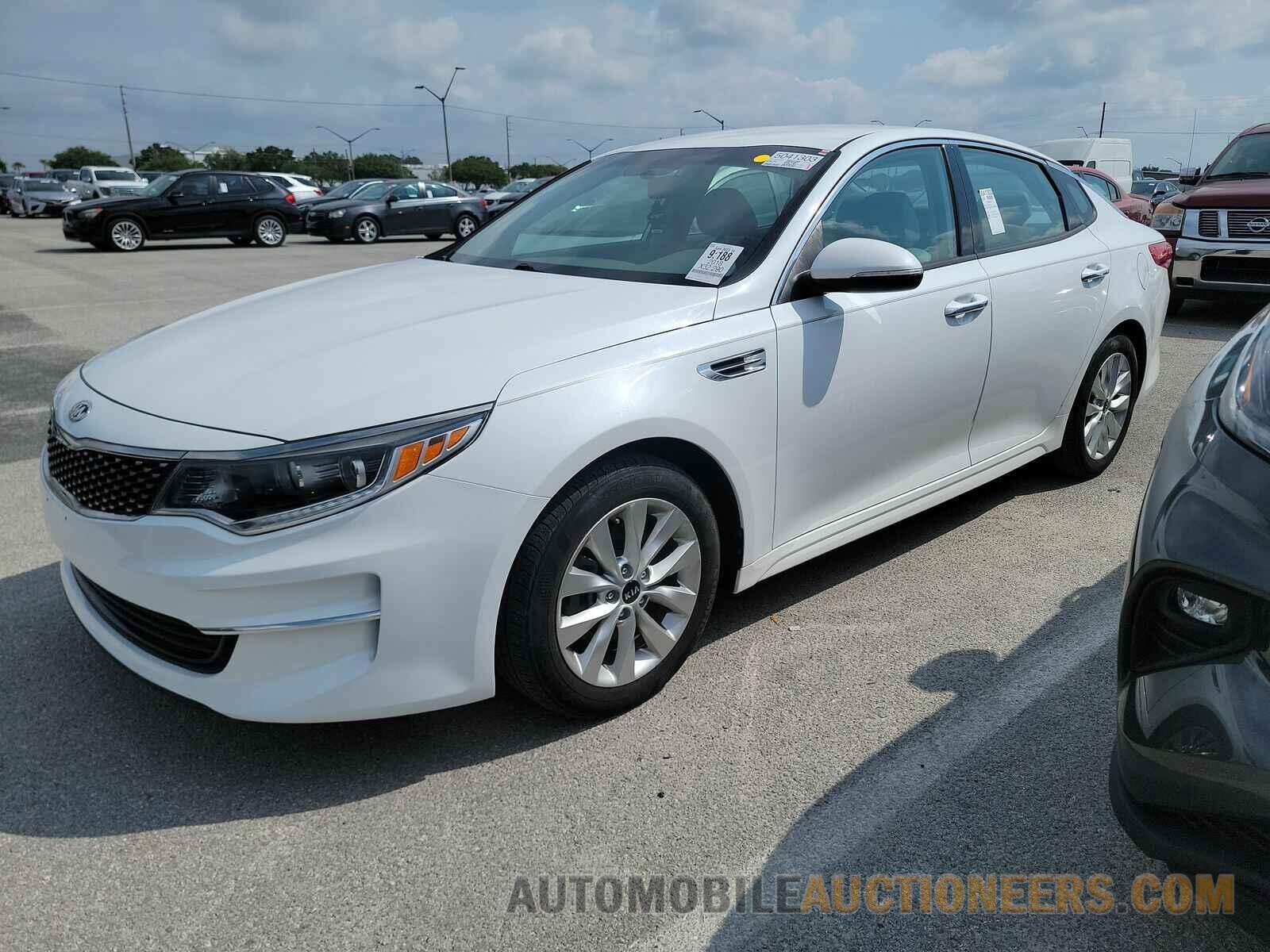 5XXGU4L35JG245215 Kia Optima 2018