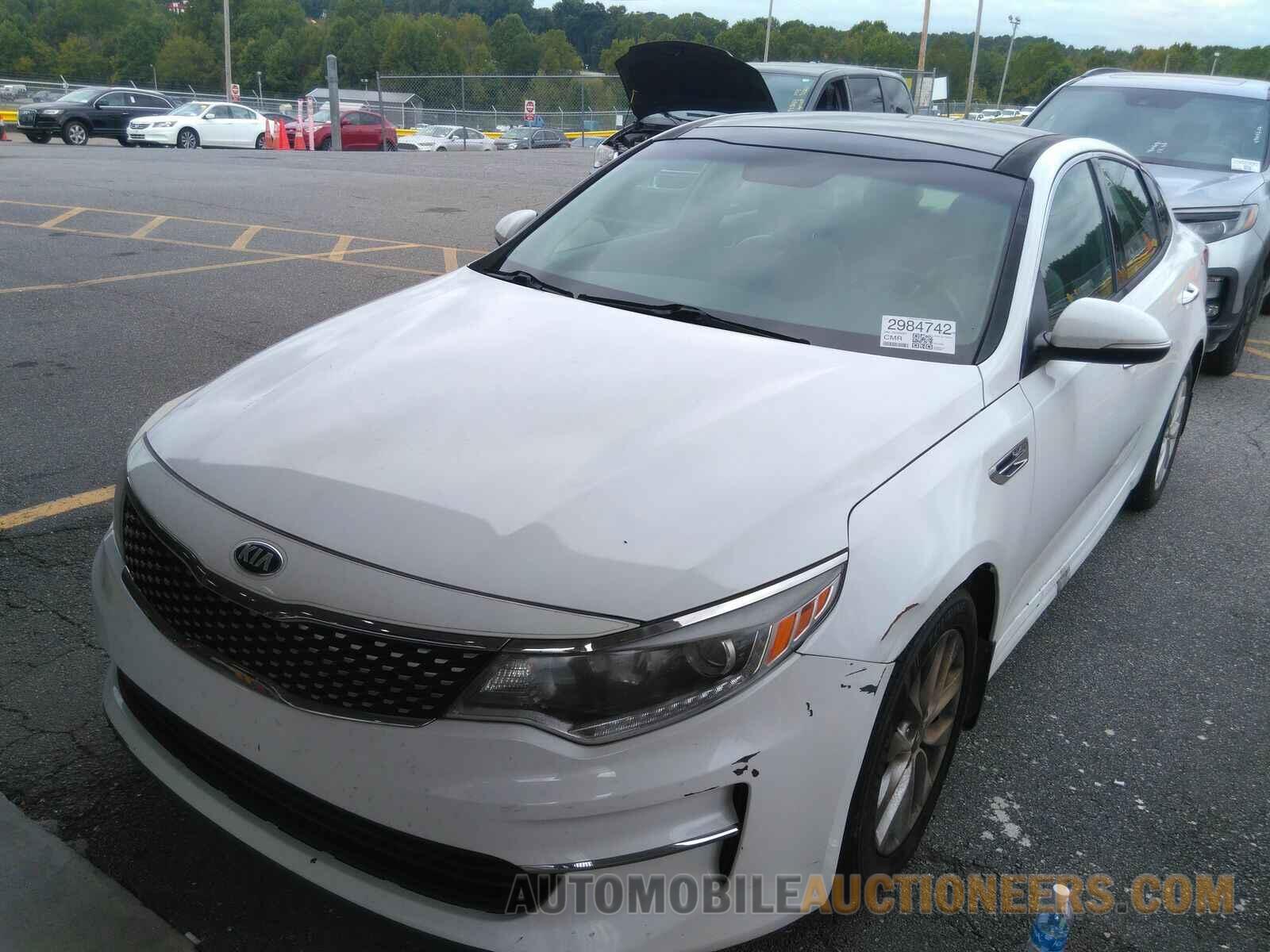 5XXGU4L36JG195067 Kia Optima 2018