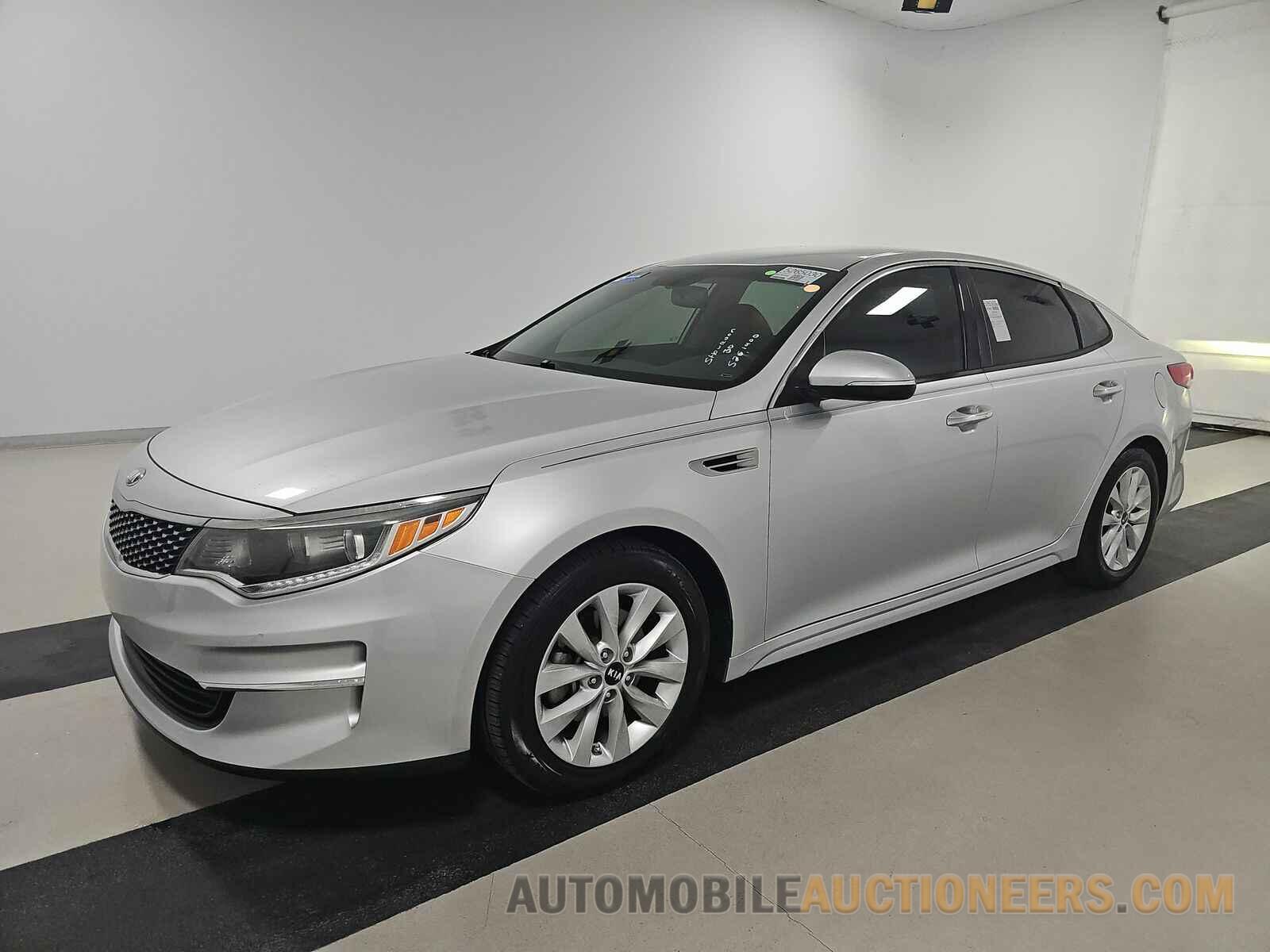 5XXGU4L36JG200347 Kia Optima 2018