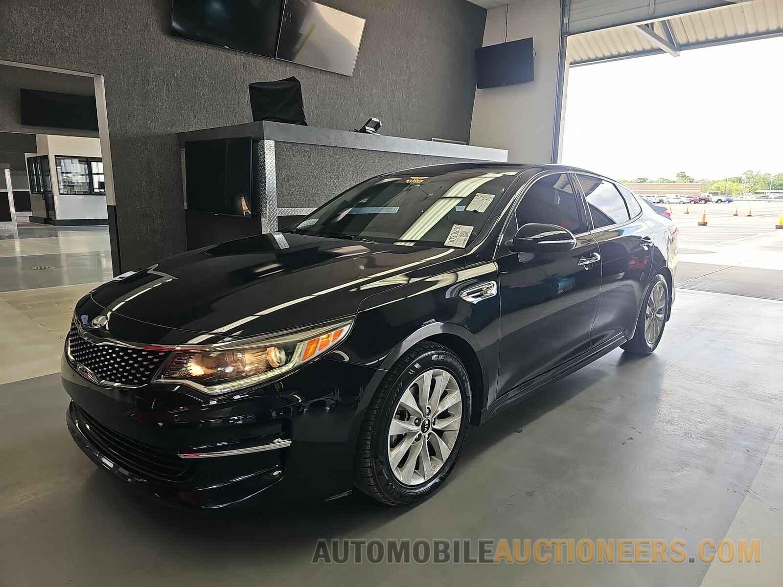 5XXGU4L36JG247166 Kia Optima 2018