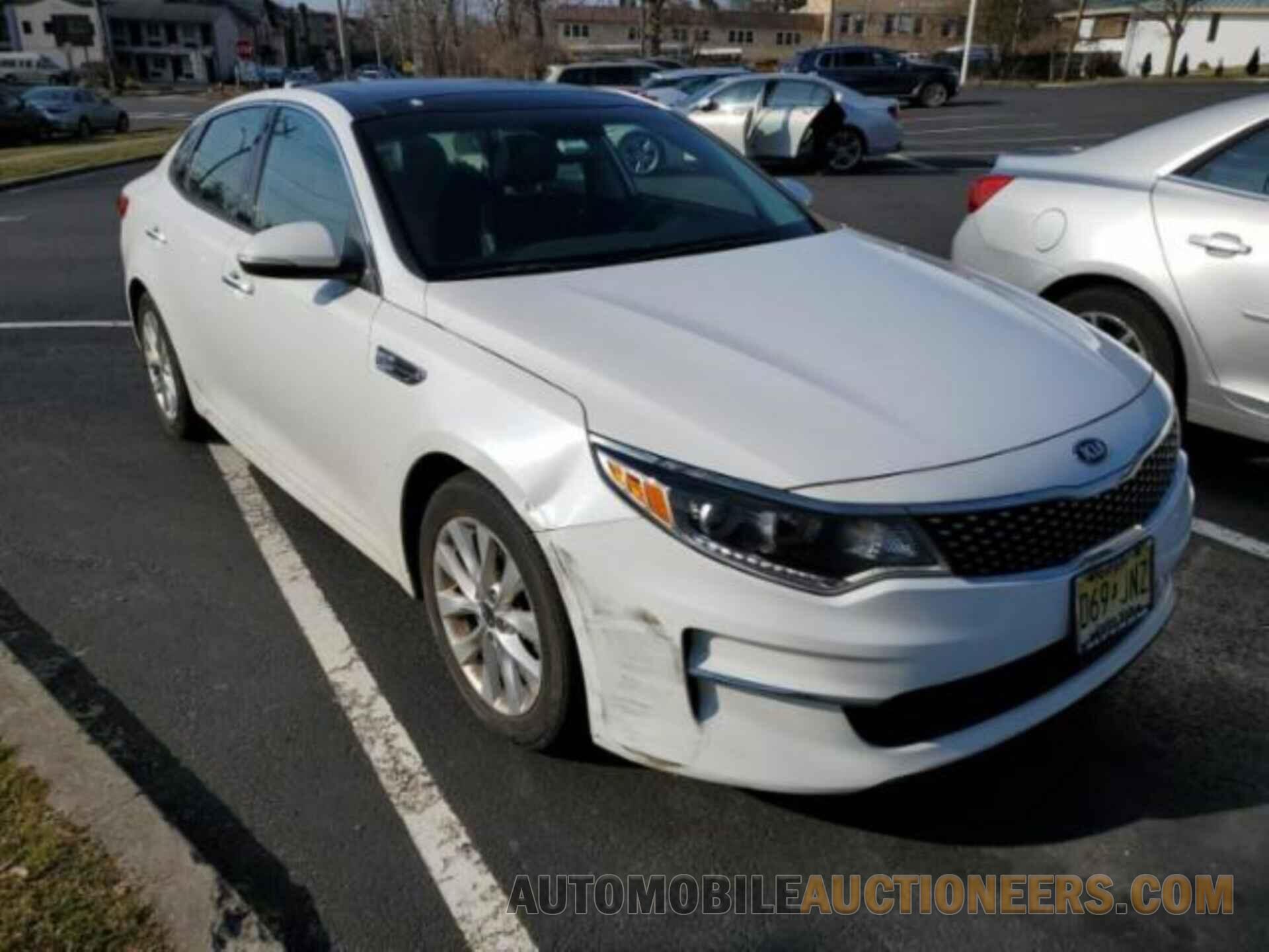 5XXGU4L38JG233589 KIA OPTIMA 2018