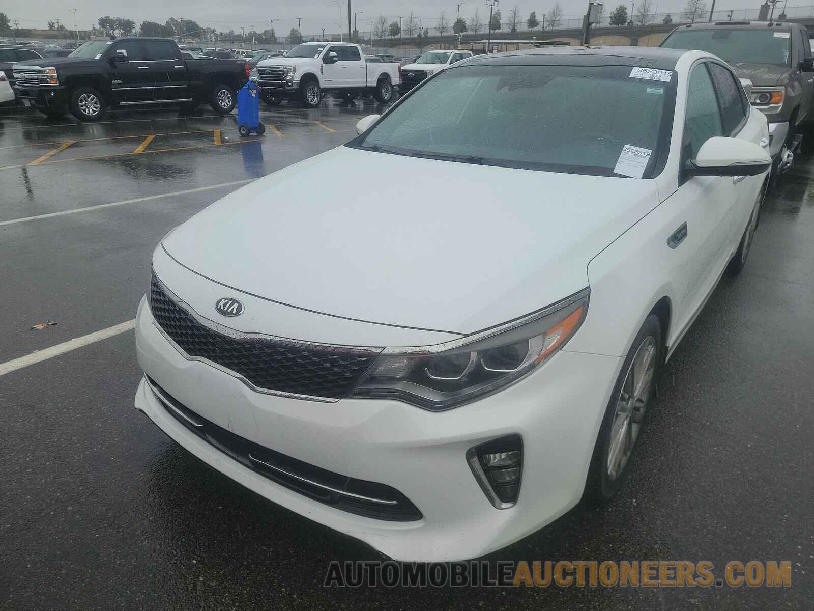 5XXGV4L25JG205737 Kia Optima 2018