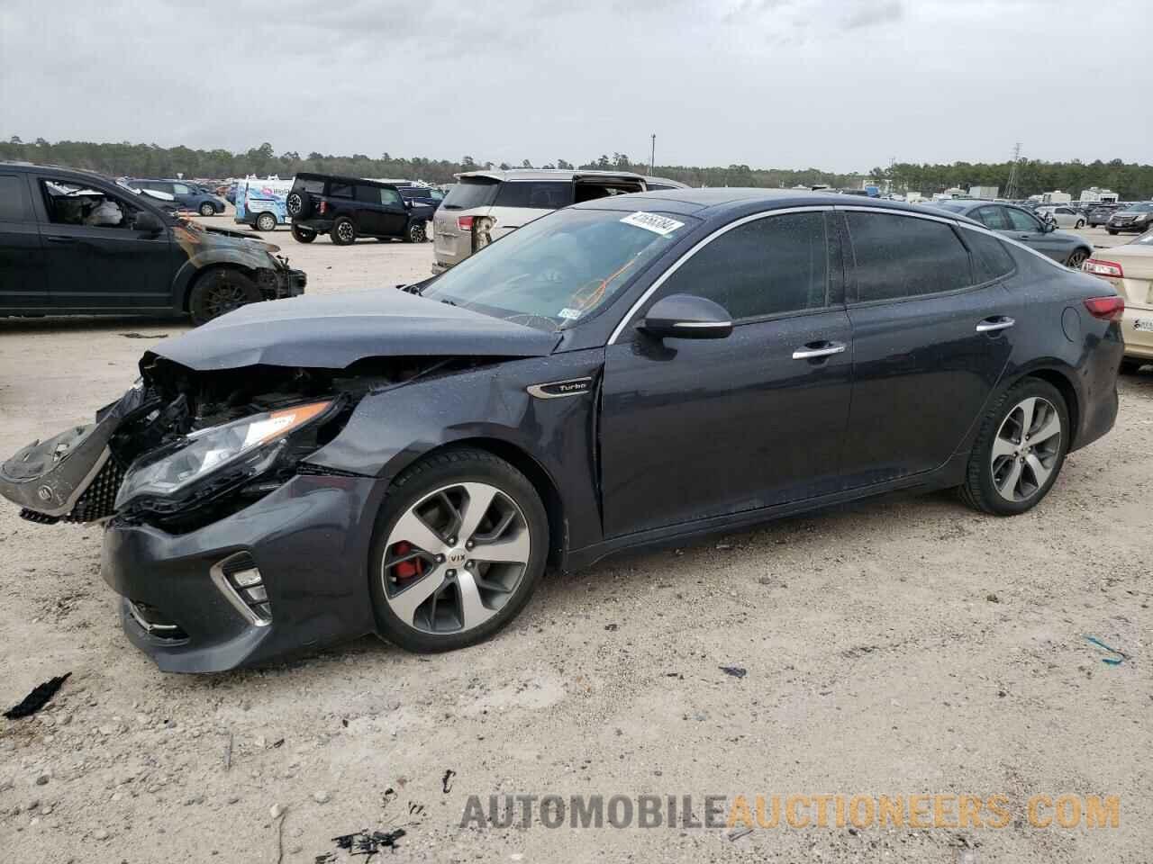 5XXGW4L24JG201076 KIA OPTIMA 2018