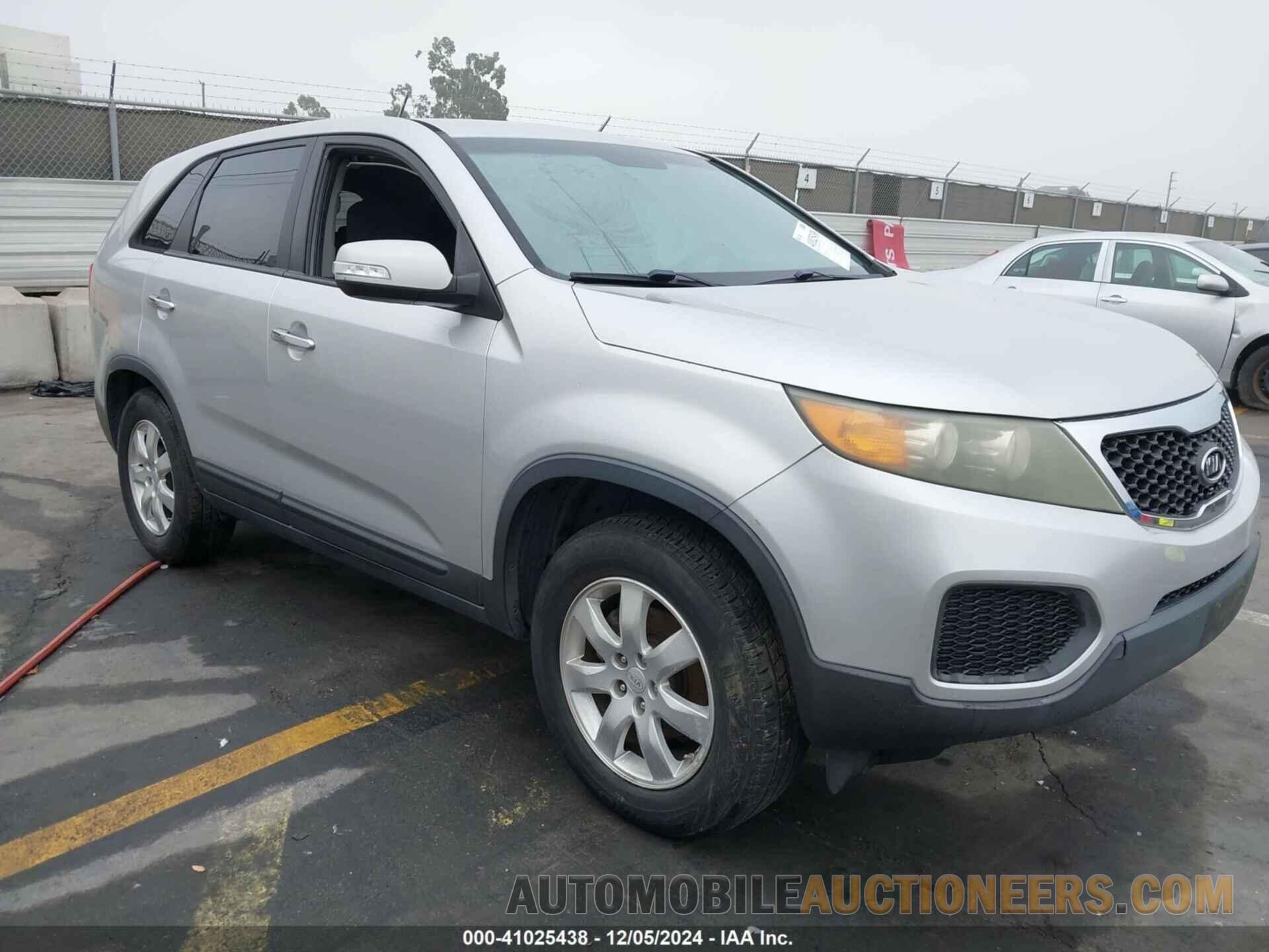 5XYKT3A11BG147935 KIA SORENTO 2011