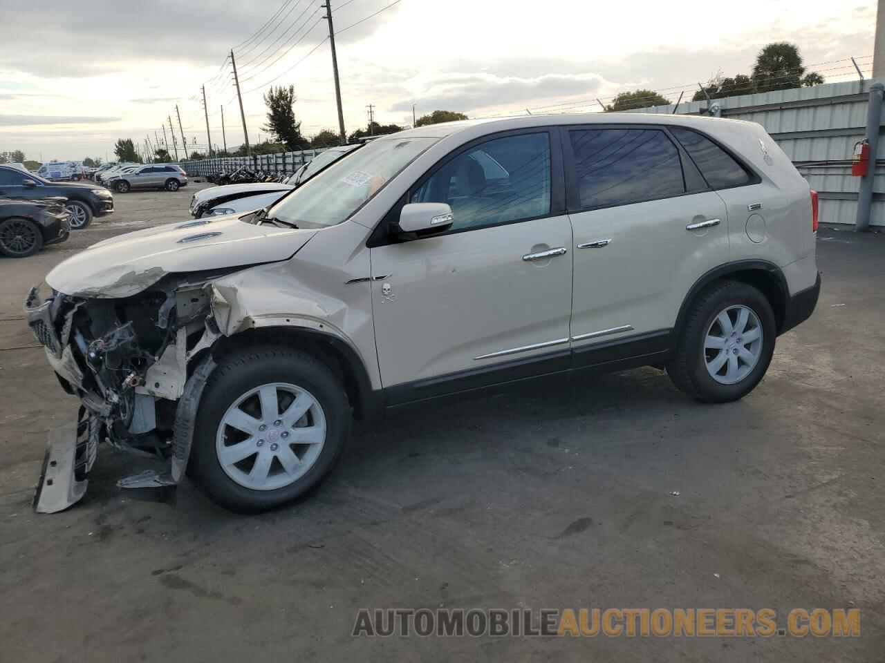 5XYKT3A12BG045074 KIA SORENTO 2011