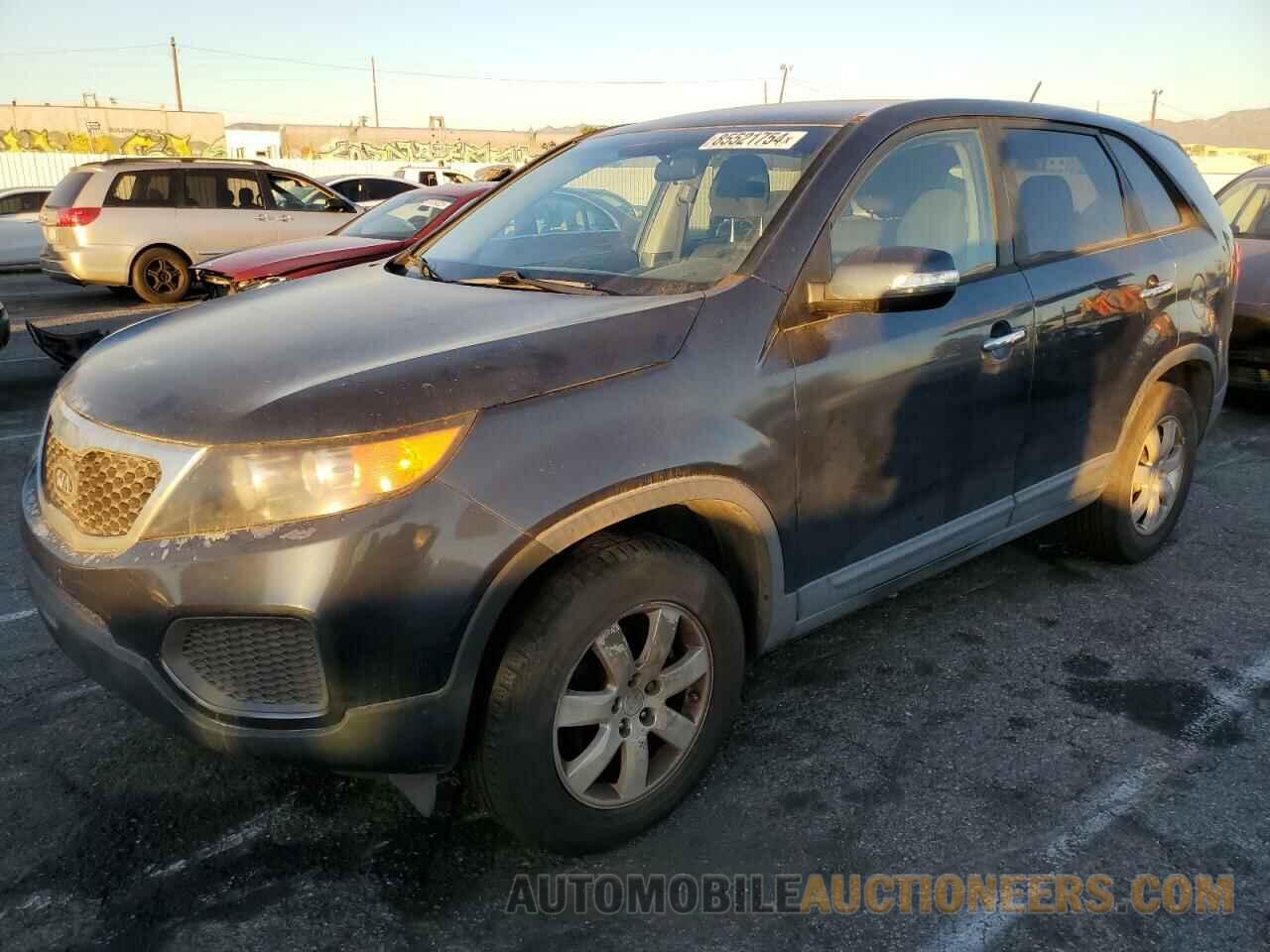 5XYKT3A18BG185517 KIA SORENTO 2011