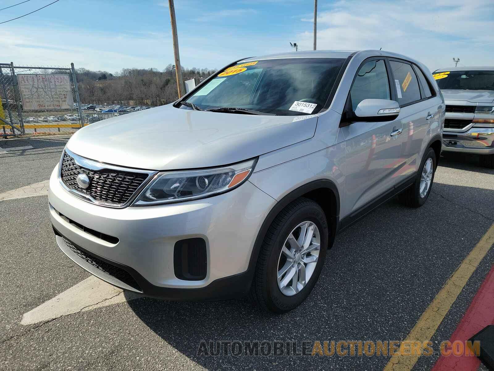 5XYKT3A60FG552086 Kia Sorento 2015