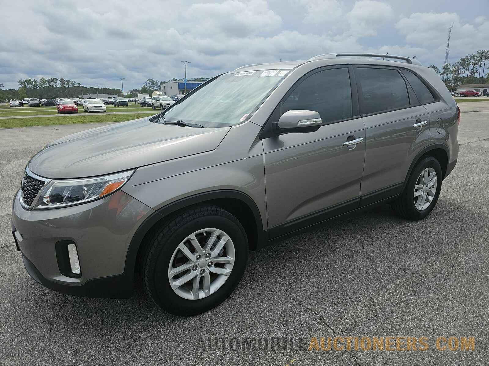 5XYKT3A60FG570538 Kia Sorento 2015