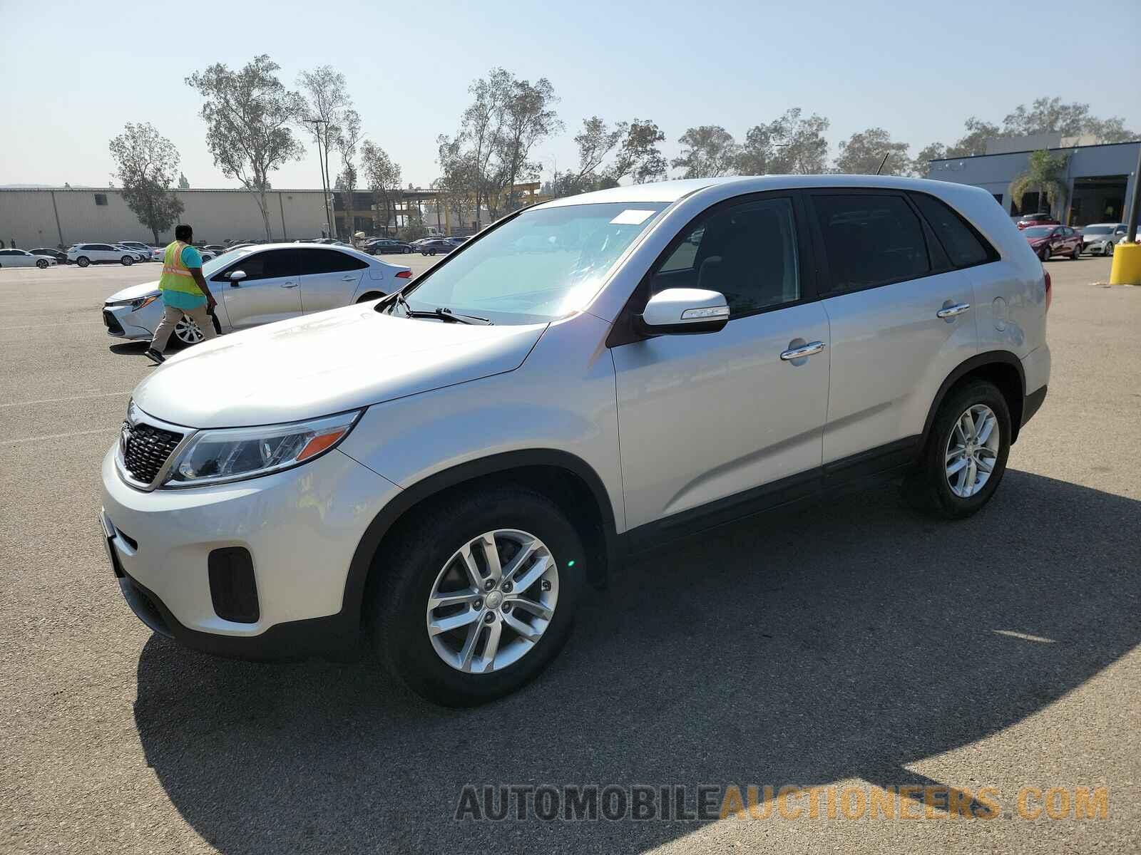 5XYKT3A60FG577828 Kia Sorento 2015