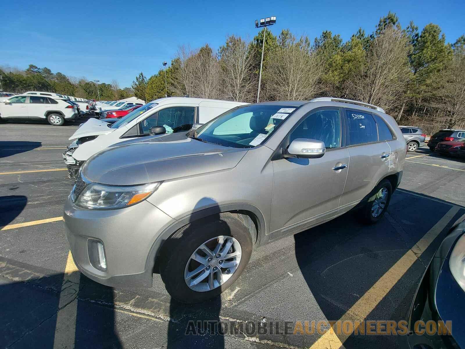 5XYKT3A61FG658417 Kia Sorento 2015