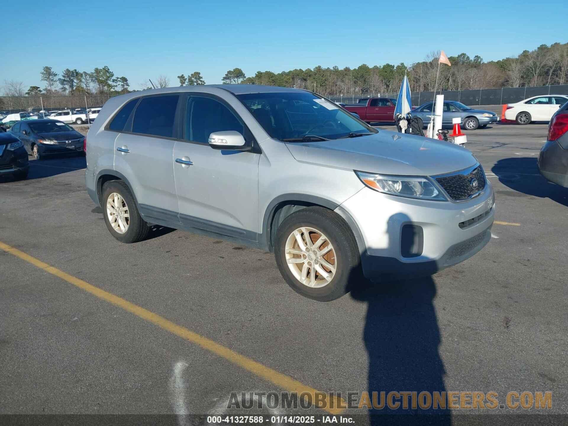 5XYKT3A62FG590158 KIA SORENTO 2015