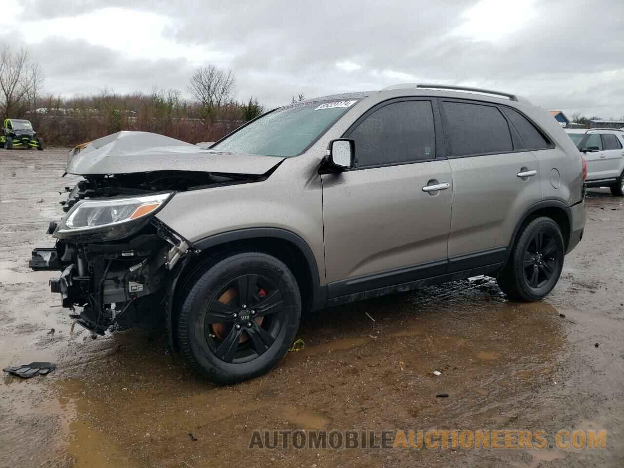 5XYKT3A63FG618131 KIA SORENTO 2015