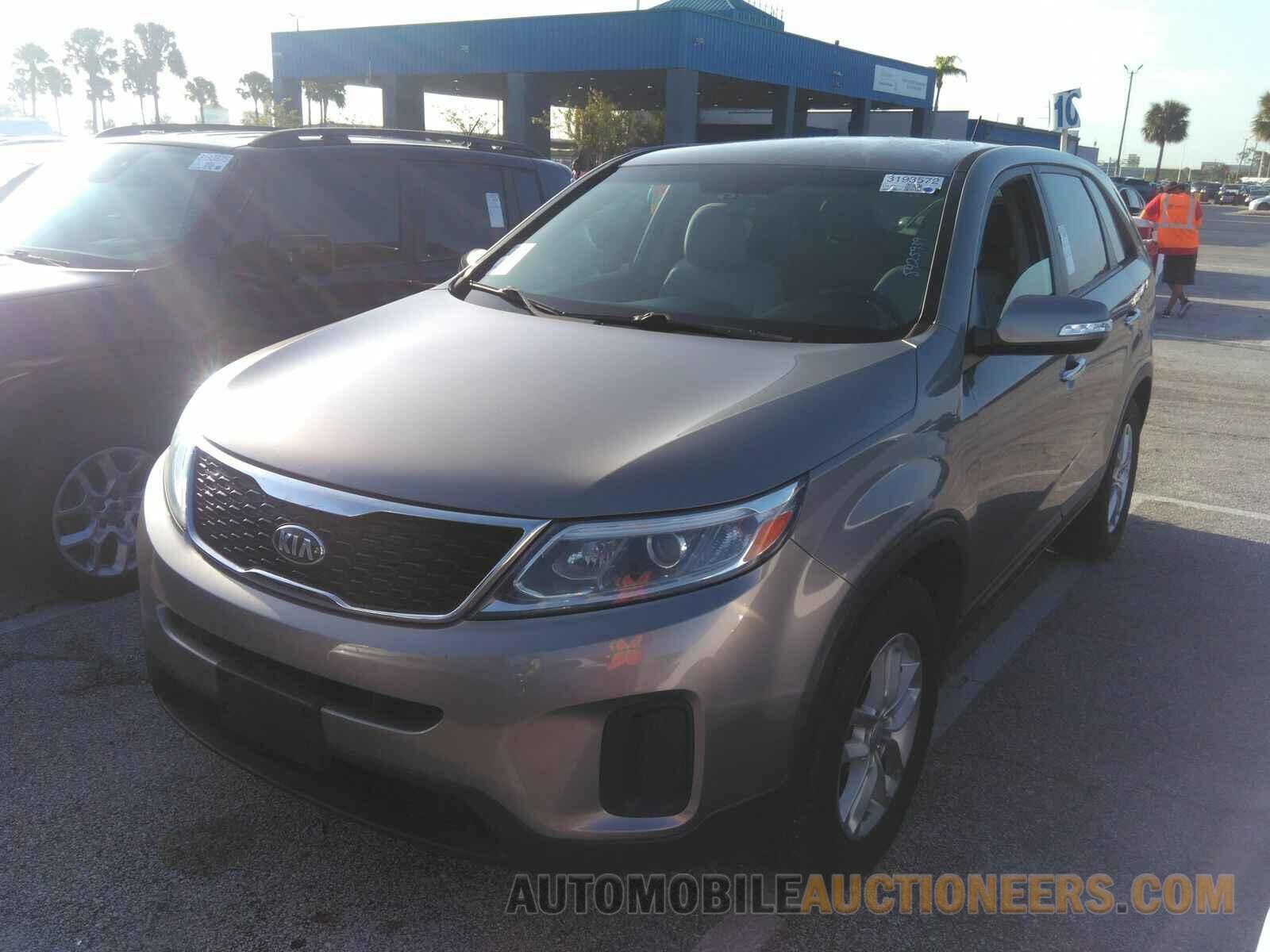 5XYKT3A63FG631008 Kia Sorento 2015