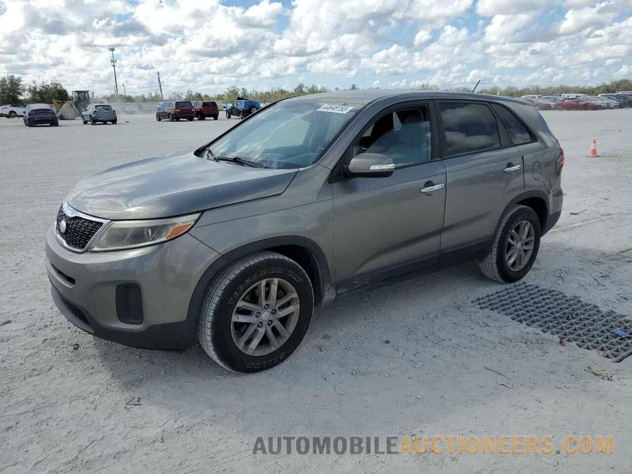 5XYKT3A64FG552818 KIA SORENTO 2015