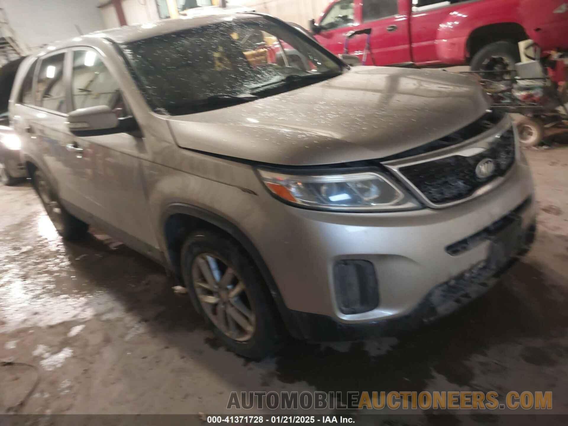 5XYKT3A64FG643426 KIA SORENTO 2015